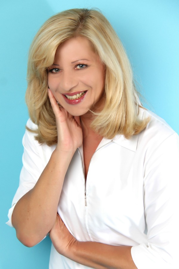 Ingrid Jasperbrinkmann - Kosmetik Marketing Ingrid Jasperbrinkmann - Kosmetik Marketing und Vertrieb
